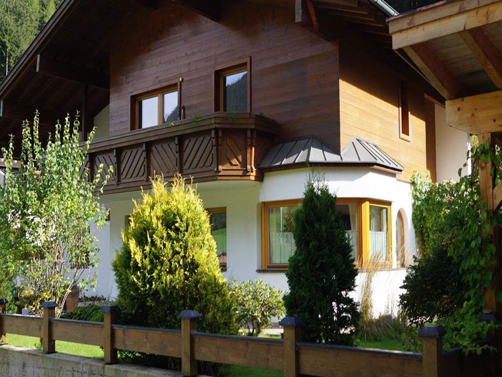 Apartment Weisstein