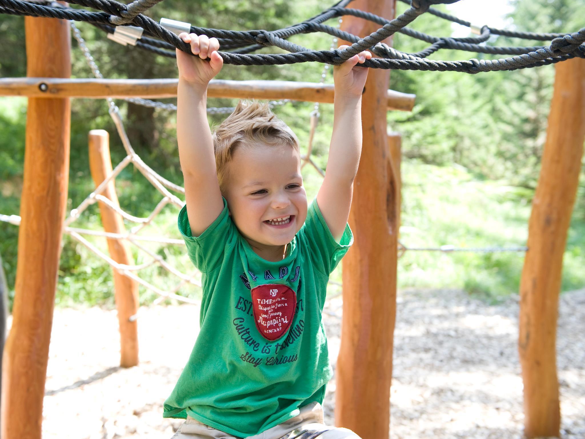 Kinderspielplatz in Obsteig, Weisland
