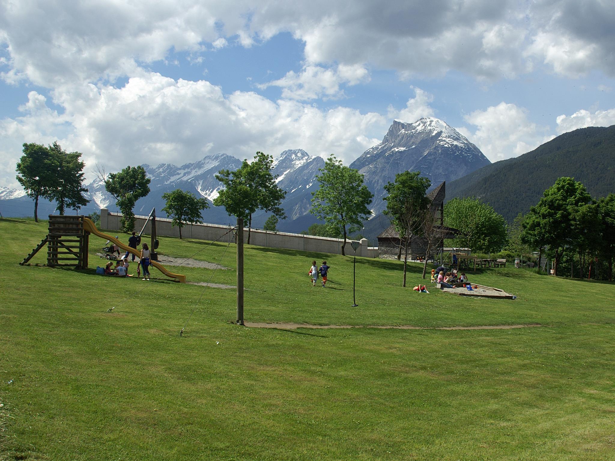 Kinderspielplatz oberhalb des Schwimmbades, Inzing