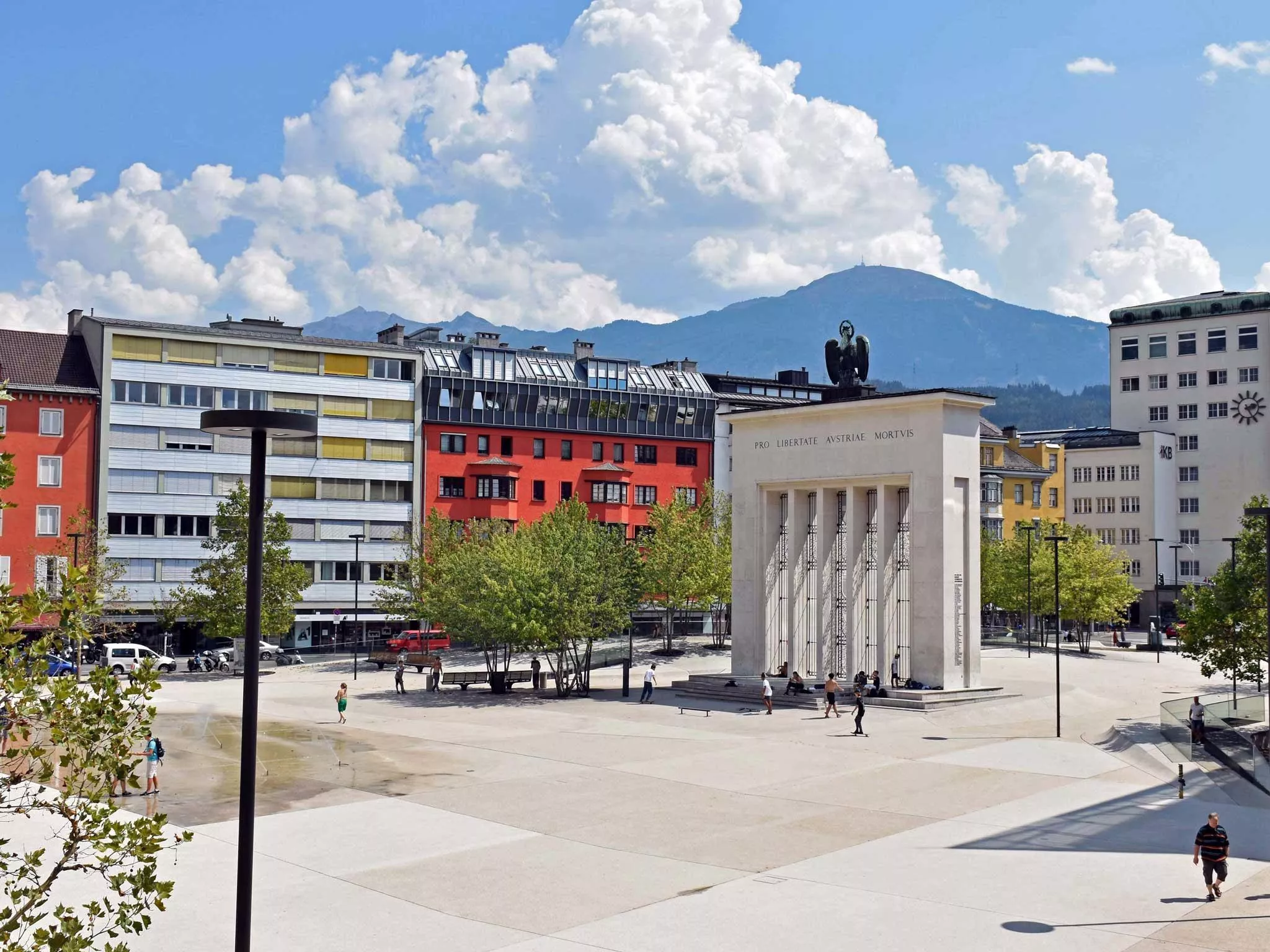 Eduard Wallnöfer Platz (Landhausplatz)