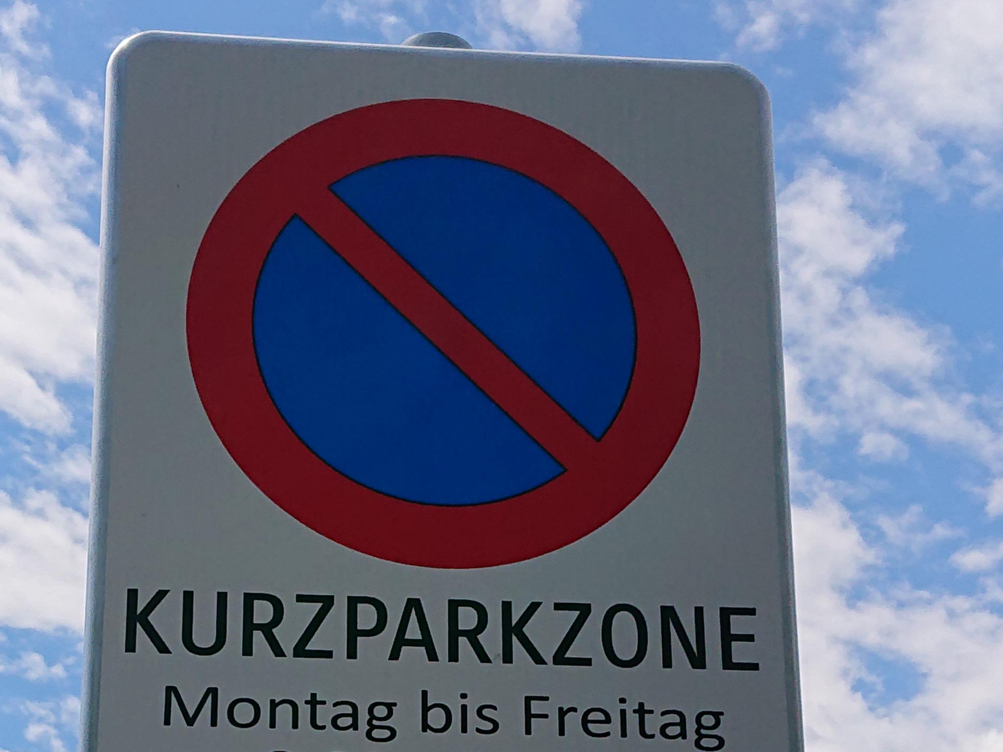 Parkplatz - Dorfplatz