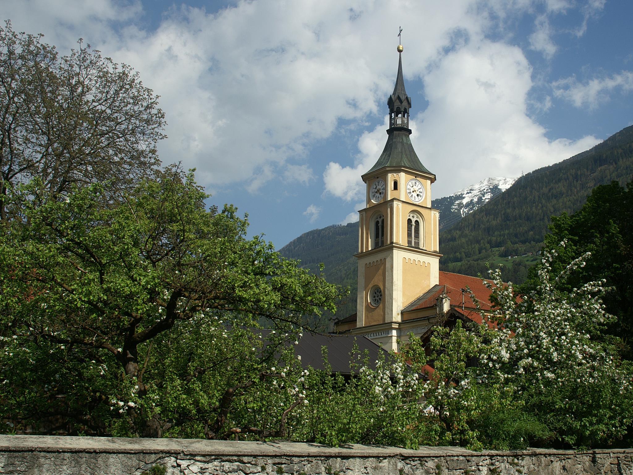 Pfarrkirche Hl. Apostel Petrus & Paulus