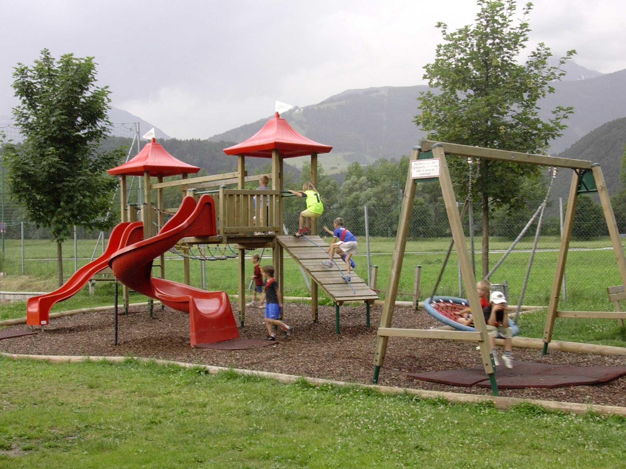 Kinderspielplatz beim Sportplatz